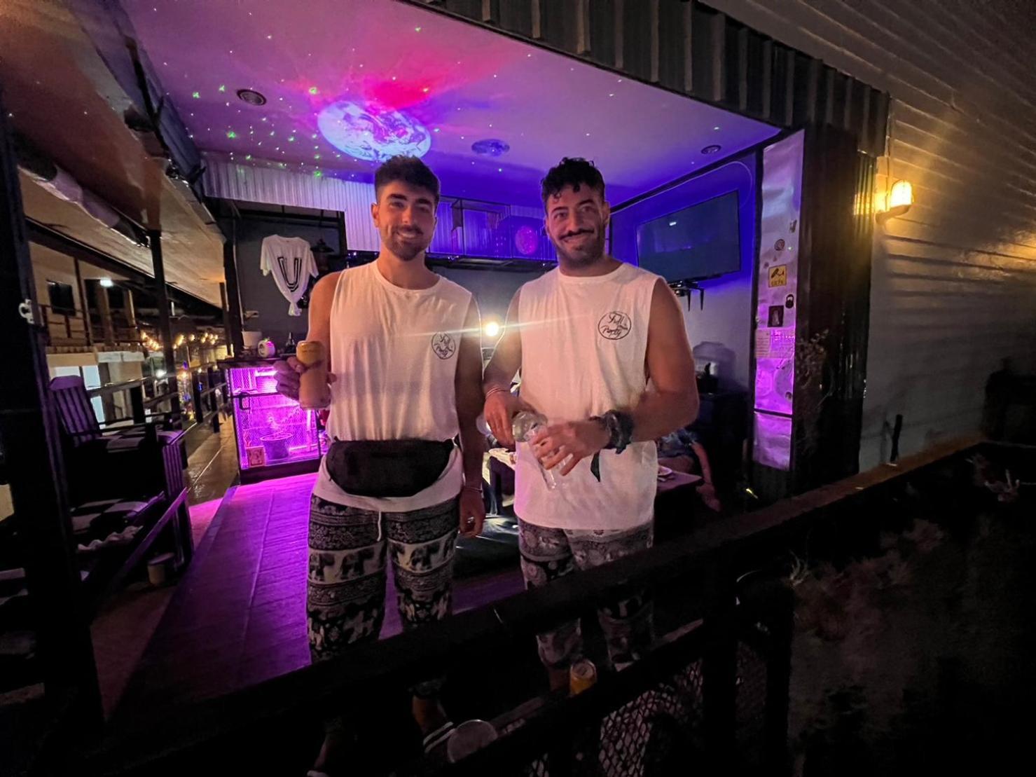 U Hostel Koh Phangan หาดริ้น ภายนอก รูปภาพ