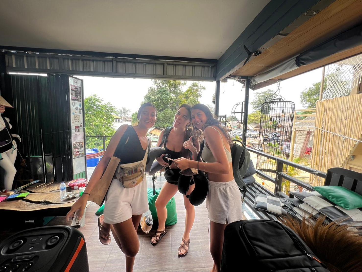 U Hostel Koh Phangan หาดริ้น ภายนอก รูปภาพ